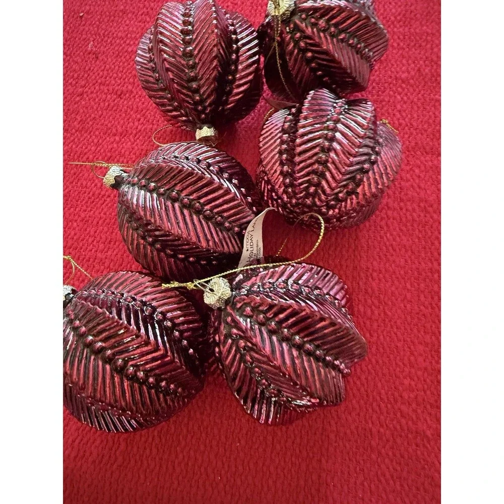 Christmas Tree Topper Star  and red  ornaments - Christmas Theme Decor